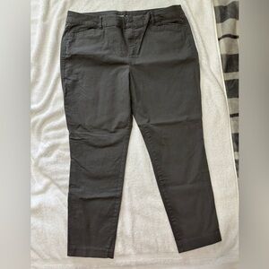 COPY - Old Navy size 16 Pixie Pant, black, high rise, ankle length